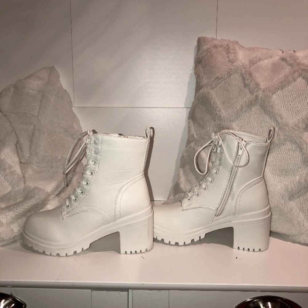 Trendy chunky white boots!